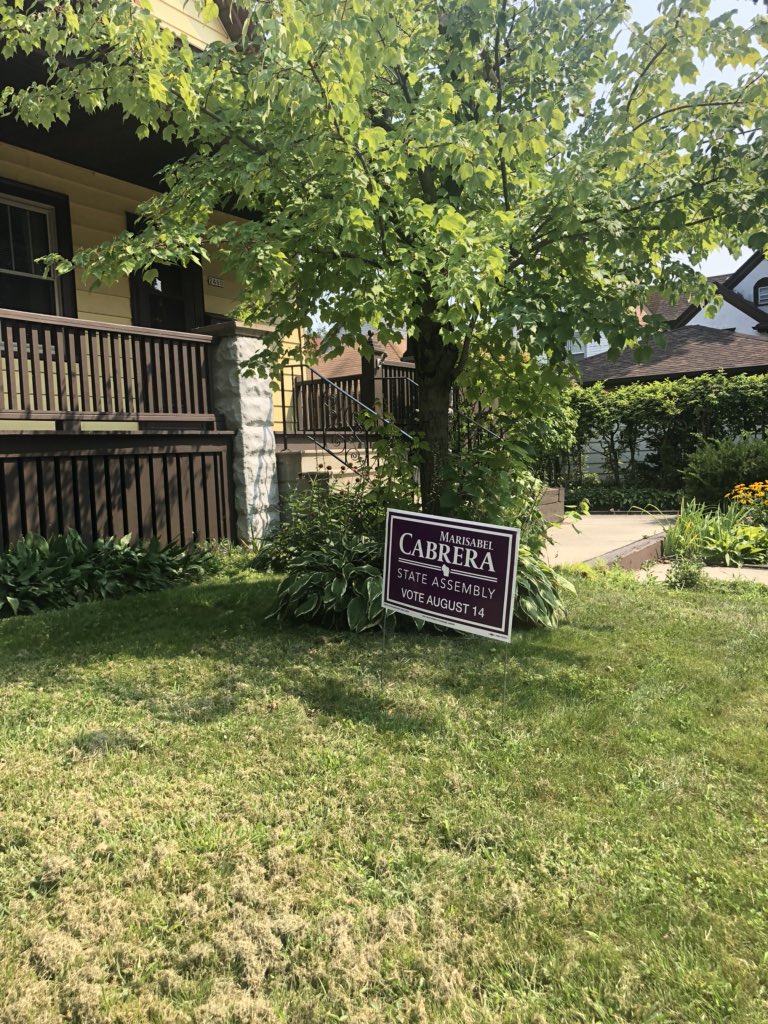 lovejoy941's tweet photo. 1️⃣sign, 2️⃣ signs, 3️⃣ signs, 4️⃣.
Oh how I love knocking doors for @votemarisabel! #wispol #wi09 https://t.co/FvxslAaNCG