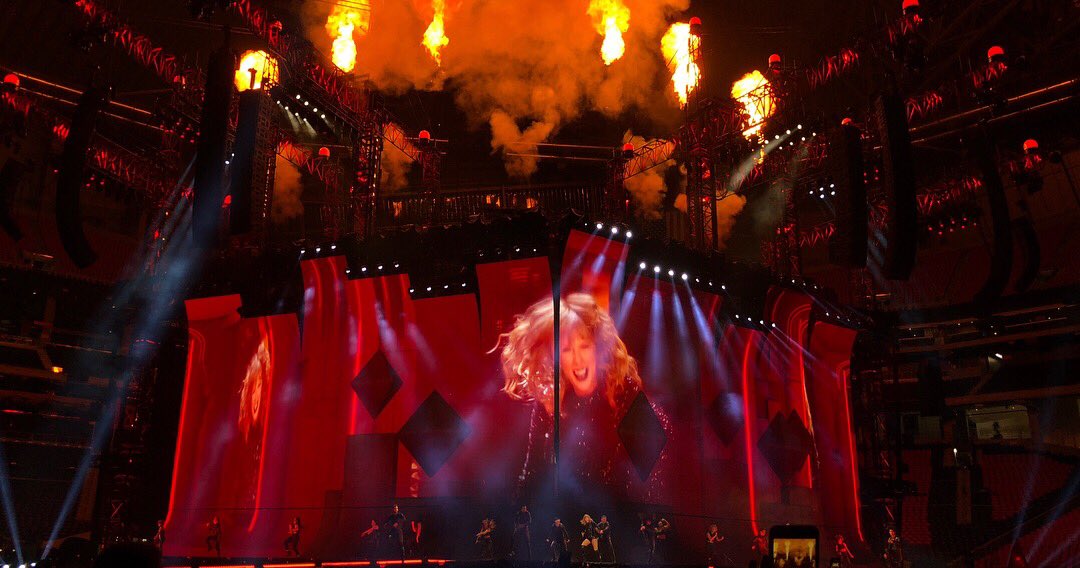 simply__mollie's tweet photo. does reputation tour have to be over already?! 😩🐍 I seriously had the time of my life with you @taylorswift13 @taylornation13!! “I'd do it over and over and over again if I could... it just felt so good.” #repTourAlanta #reputationtour #taylorswift #taylornation #repuTayLurking https://t.co/vLFavN0IBe