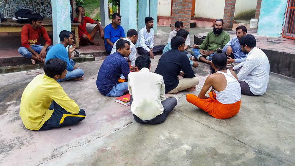 SATPAL__SINGH's tweet photo. Fourth #GomatiYatra by #team @SaveGomati #Gomati_Sewa_Samaj happened to observe current situation of the river and to document &amp; collect data.

See  https://t.co/cpki7ciKu9  4 full report

#SaveGomati #SaveGomatiCampaign #Mohammadi #Kheri #UttarPradesh #SatpalSinghPhotography https://t.co/NCxMW5RzAh