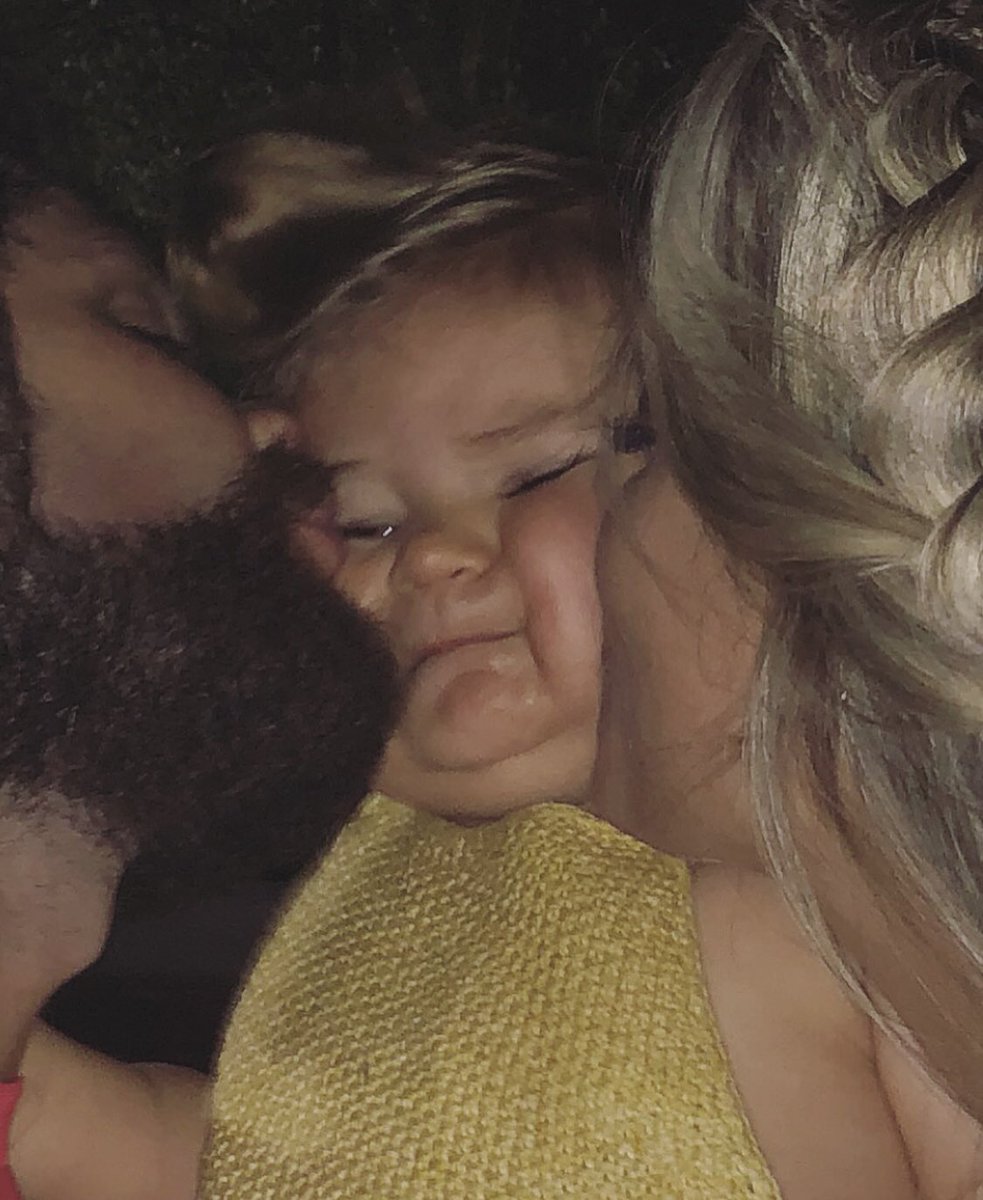 Lauren Akins tweet media