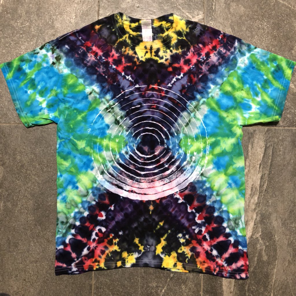 TheLeesOfMemory's tweet image. Opening up weird portals is my business... and business is good! 
🌈🌀 #IceAndTime #IceDye #MerchWorld theleesofmemory.bandcamp.com/merch #FiberReactive #ProcionDyes @dharmatrading #GrandPalace