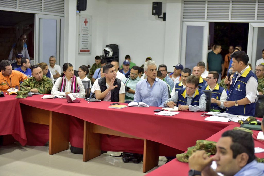 JoMalagon's tweet image. Junto al Ministro @ricardolozanop acompañamos a las autoridades de Mocoa a brindar apoyo a las familias damnificadas #todosconMocoa