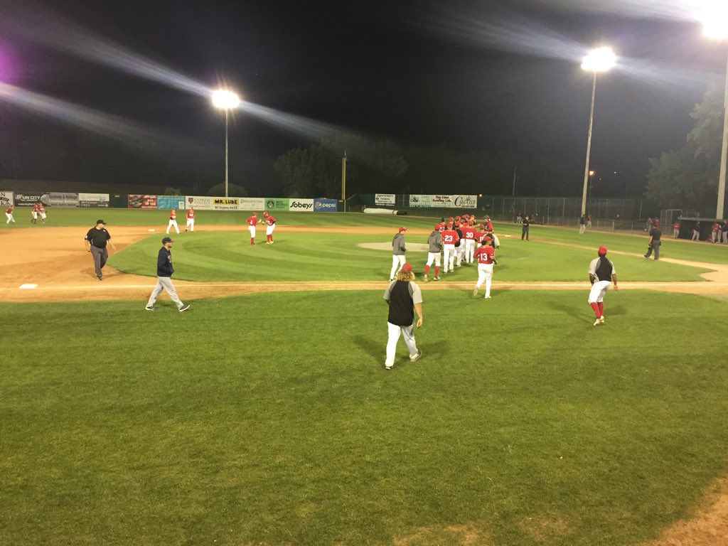 mhmavericks's tweet photo. Big Win tonight as the Mavs take Game 1 of the final series against the @ReginaRedSox ! Back in action at AP tomorrow night at 7:05! https://t.co/Q5SF3nraJs