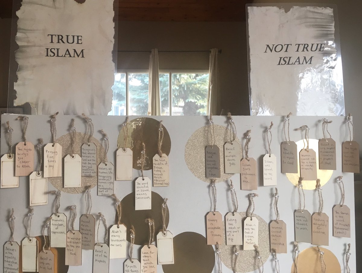 Faru_80's tweet photo. Jazakallah to @TrueIslamUSA and @JalsaUK for inspiring me to create this interactive display for the #Nasirat! #RegionalNasiratIjtema #PrairieRegion #ObedienceToKhilafat #IslamAhmadiyyat https://t.co/xmna0PymEn