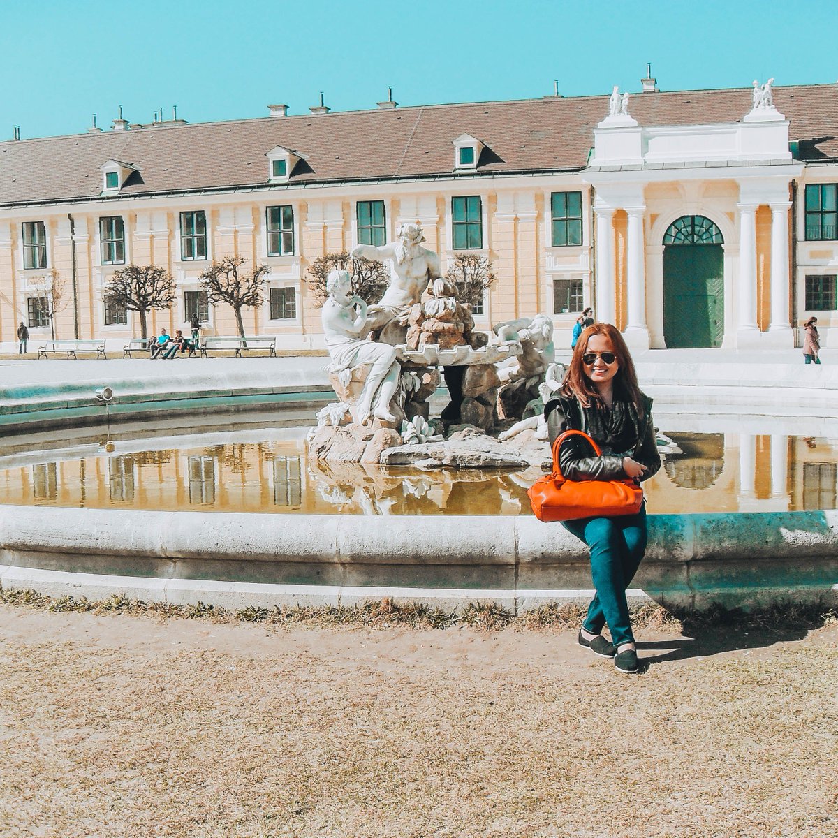 citykateworld's tweet photo. One of the European cities you shouldn’t miss is #Vienna. And I recommend paying @schonbrunn palace, pictured here as I sit with a smile.🇦🇹
@ViennaInfoB2B @austriatravel @austriatourism #TravelBlogger #TravelPhotography #austrianweek #travelgram #SundayMotivation https://t.co/vuynnIbubi