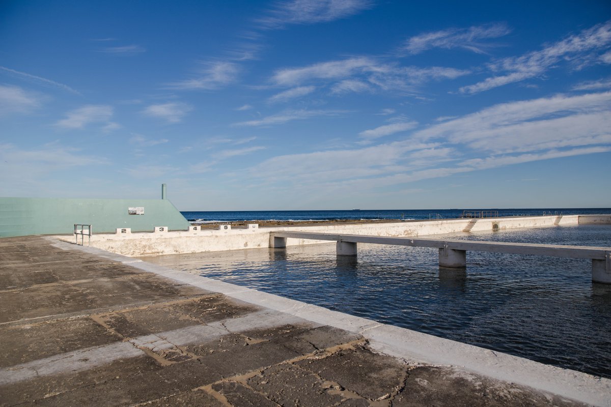 If you’re looking to relax and unwind, Newcastle is the perfect place for it.  Newcastle’s Ocean Baths combines sweeping coastal cliffs, curling waves dotted with surfers and a striking skyline that borders the ocean.
ow.ly/4chF50ibDMu #visitnewy #lovenewy
