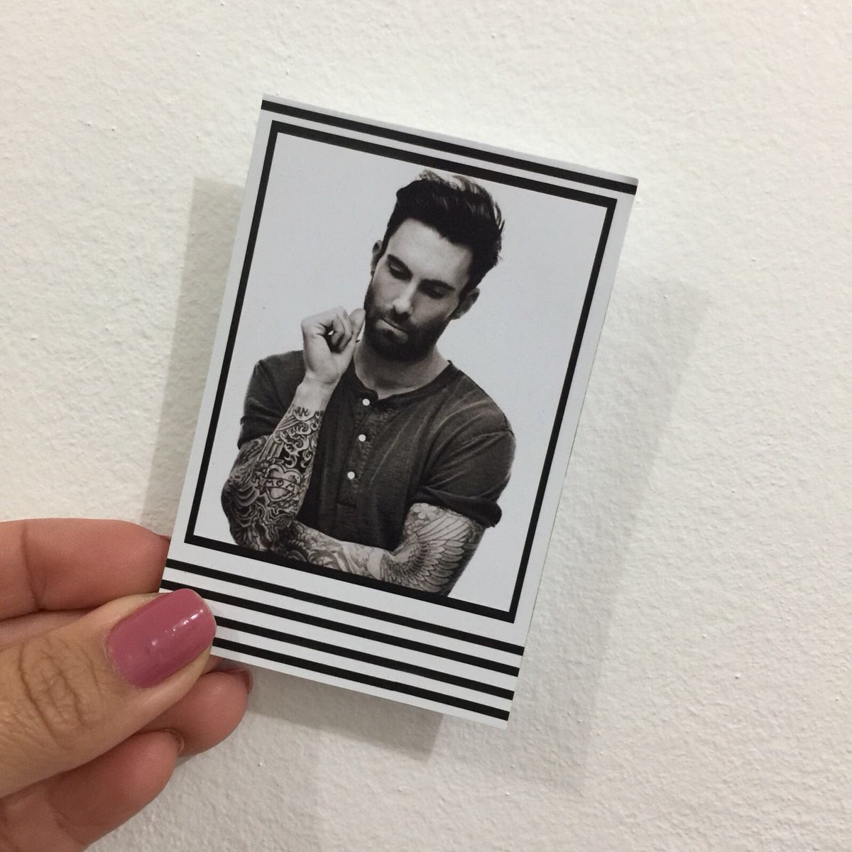 vendadepolaroid's tweet photo. olá olá amores 
nós estamos com novidades 
uhuuu
são os nossos 4 novos modelos de polaroids!! 

* fazemos de todos os tamanhos 1, 2 e 3 https://t.co/JkpT80shH4