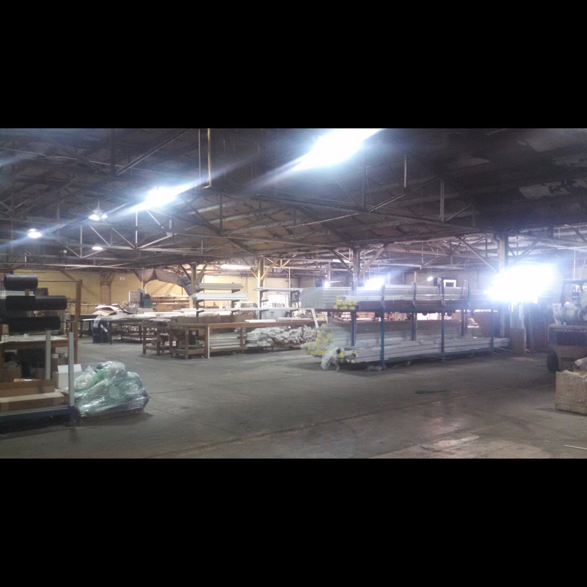 djlaz1's tweet photo. VT Windows. Our first acquisition of an operating company with many more to come! VT Windows manufactures vinyl windows in the multifamily and residential space out of a 40,000 sq foot facility. We are looking forward to rapid expansion in sales and ensuring top customer service! https://t.co/c14eBgycAd