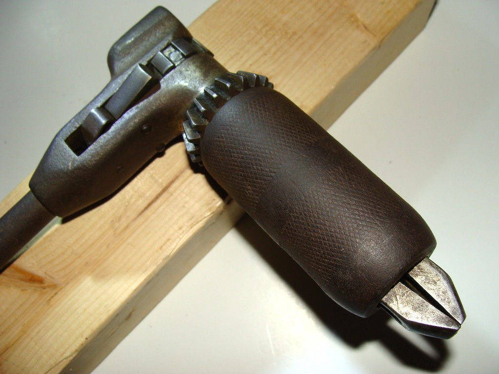 TaiChi_John's tweet photo. #Vintage #Antique #Hand #Drill #Brace #Ratcheted #Reversible #Wood #Grips - Beautiful, antique hand drill in working condition. - FOR SALE at EBAY - https://t.co/fY0aRVaWDN https://t.co/boWlB2nLVG