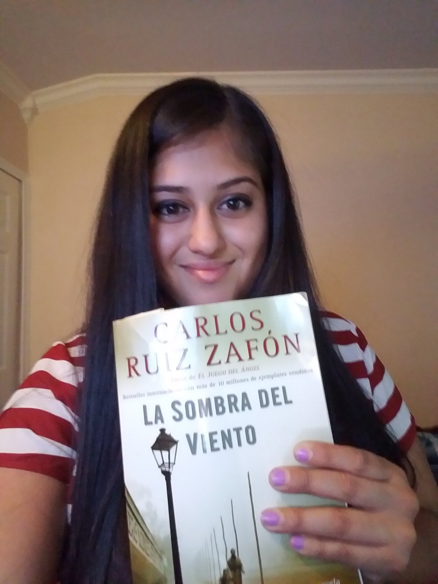 gonzalezjb1's tweet photo. Reading selfie! #thompsonsummerfun https://t.co/IEa2eQziLc