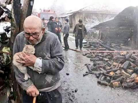 إياك وكسر الخواطر ، فإنها ليست عظاماً تجبر بل أرواحٌ تقهر ..💔