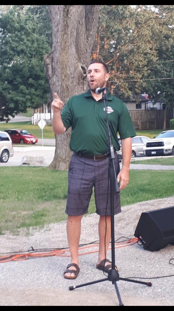 stmlincolns's tweet photo. Lincs Director of Marketing Jamie McFadden appears on the #FrontPorchShow to promote the upcoming season! #Stonetown #LincsNation https://t.co/MzXgKRFF6u