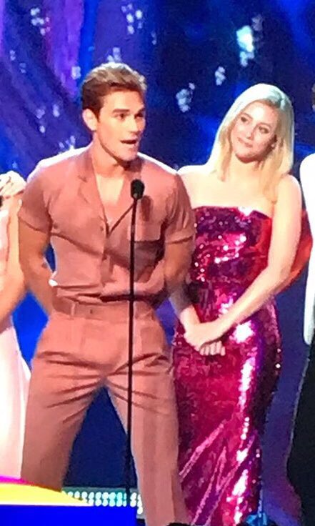 Barchiedaily's tweet photo. My heart is so full that I could combust. #Barchie https://t.co/lqNU4ty42M