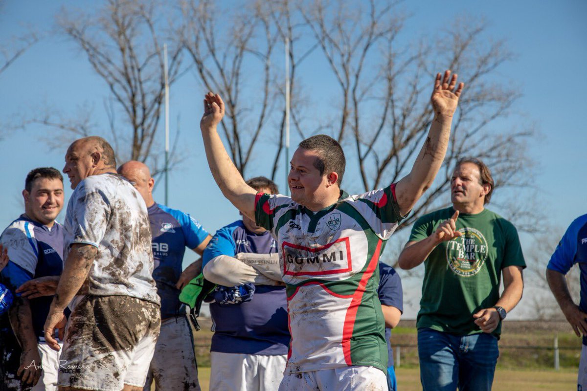 Que todos somos del mismo equipo. Hoy estuvo mas claro que nunca. Gracias @retirorugby por esta día de #rugbyinclusivo junto a los veteranos, primera e inter y la M15 del club. Nos sentimos como en casa.
#AbriendoCaminos #MixedAbiltyRugbyArgentina 🇦🇷 
#rugby4all #jugamostodos