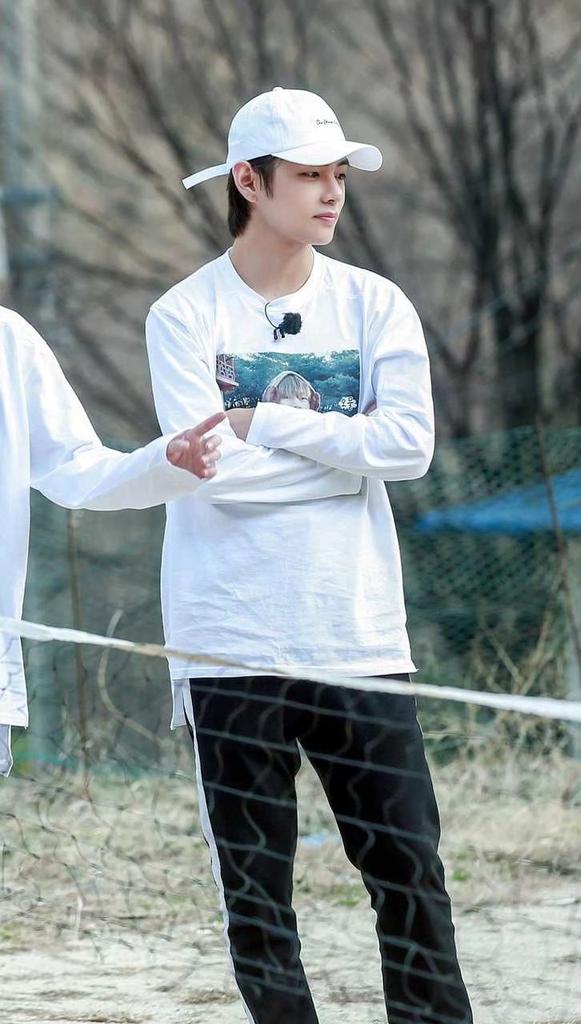 Taehyng6's tweet photo. Taehyung angel
Taehyung perfect
Taehyung voice is heavenly
Taehyung kind
Taehyung amazing
Taehyung great performer
#Taehyungangel
#Taehyungvoiceisheavenly
#Taehyungkind
#Taehyungamazing
#Taehyungjawdropping
#Taehyungpartofdanceline
#Taehyunggreatperformer
#방탄소년단 💜 https://t.co/yy9MqxwcLE
