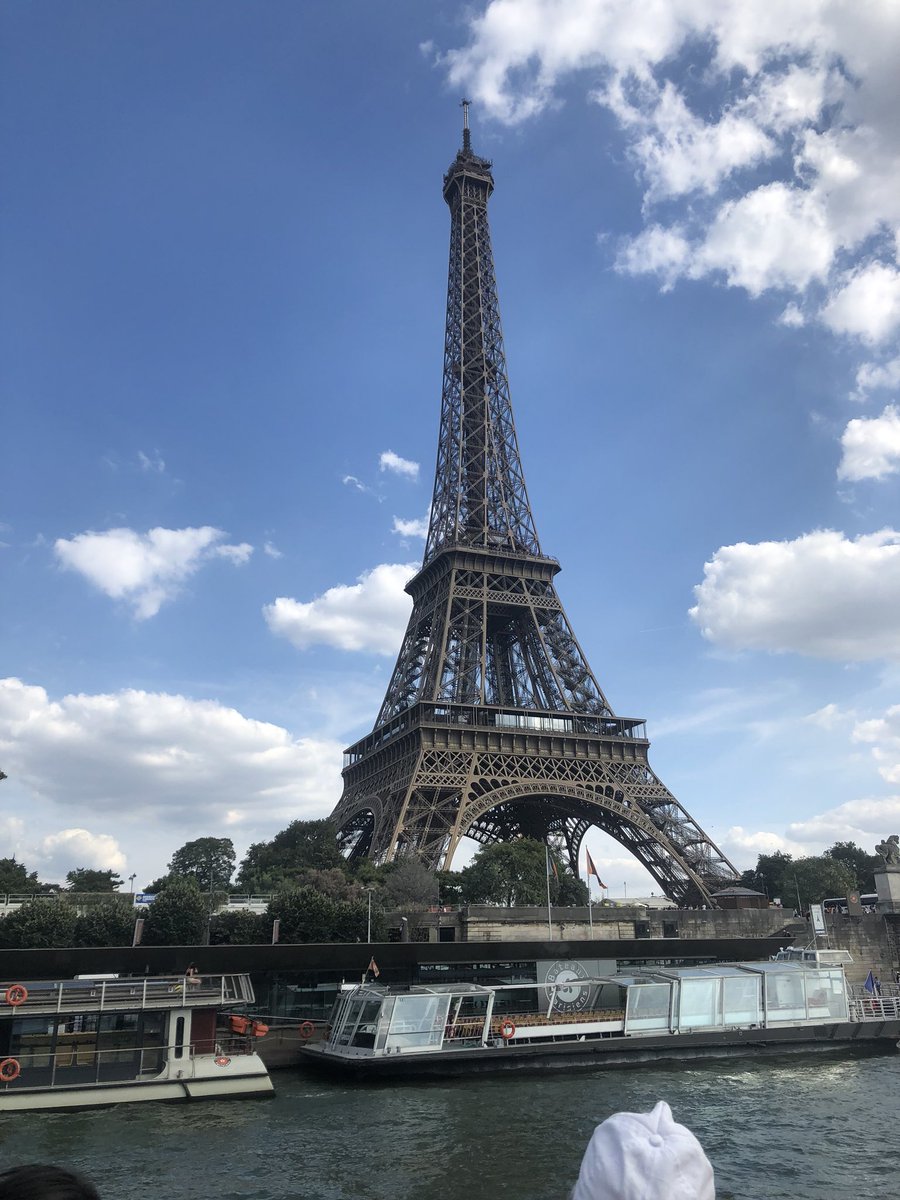 karinaaa2323's tweet photo. 📍Paris, France https://t.co/VrIkUcQqdv