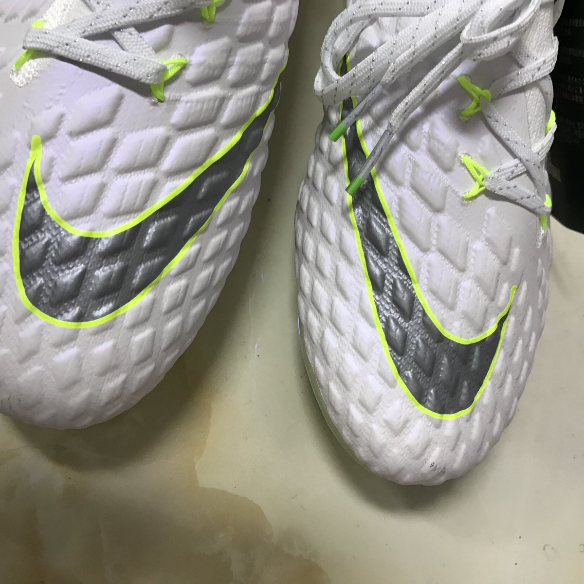 mysoccerboot's tweet photo. NIke Hypervenom Phantom III Elite FG , real photos 

#soccer #soccergame #adidas #nike #dope #adidassoccer #nikesoccer #nikecleats #adidascleats #shoes #boots #cleats #dope #fire #cool #sports #futebol  
#mysoccerboot #cleatsgram  #sneakers #fifa18 #ucl #championsleague https://t.co/VPqsw75FIB