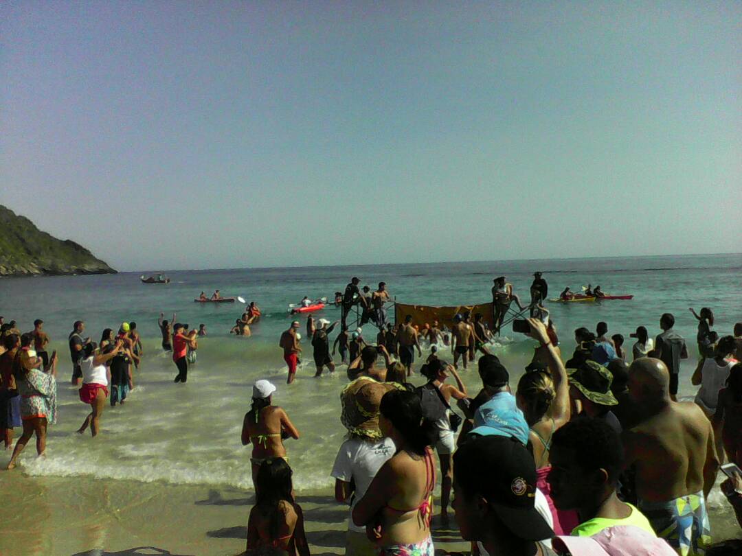 ErlinPacheco's tweet photo. 1er Campeonato Estadal de Aguas Abiertas en nuestra Costa de Oro... impulsando el deporte en nuestro municipio con la participación de 240 atletas entre infantil y máster... un logro de la revolución #JuventudPorLaPaz https://t.co/zOKYipbEB5