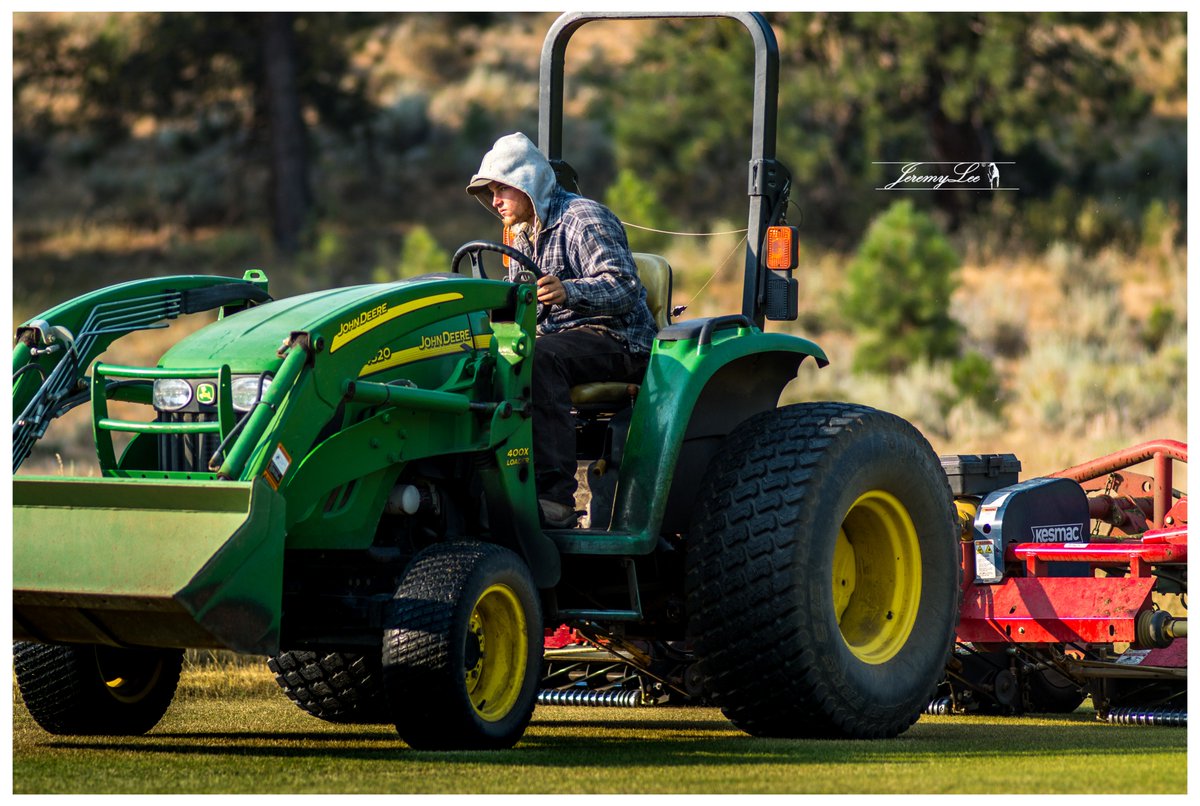 714Jeremy's tweet photo. Here's the @JohnDeere  and the Kesmac serving our 120 acres of fairway. 

#golf #turf #tractor #mow https://t.co/nQsQkXKRZH
