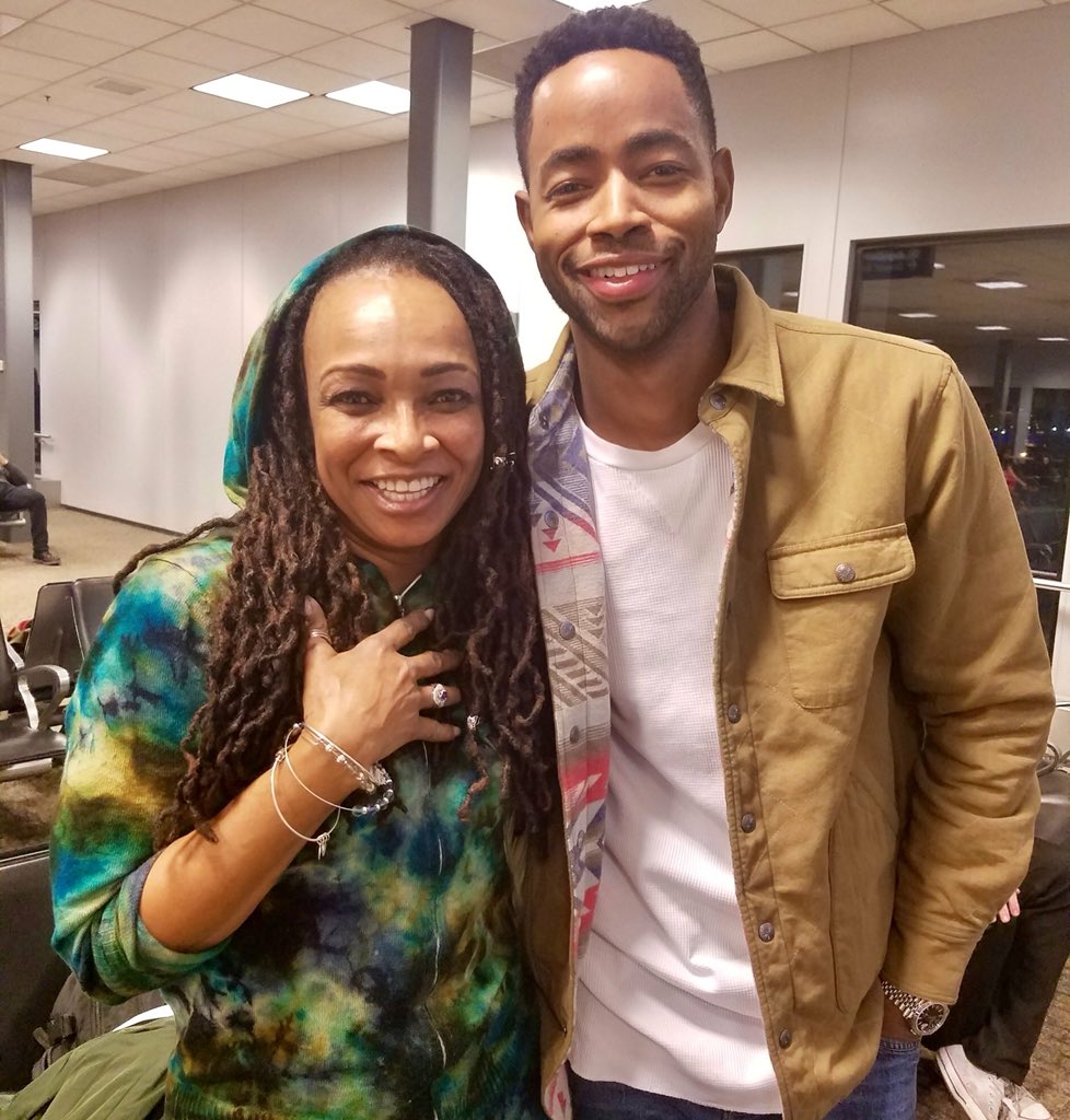 SIEDAHGARRETT's tweet photo. Running into handsome actor @JayREllis at the airport, just in time for tonight's season premiere of my fav @IssaRae’s @insecurehbo #AskInsecure #InsecureWeek #Insecuritea https://t.co/FeDqAWRpr8