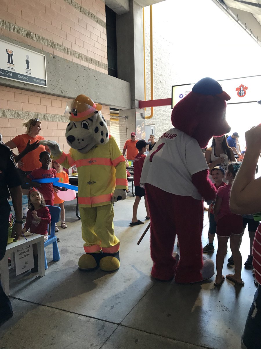 kindbarrhaven's tweet photo. A great time out at the @OttawaChampions ball park with our friends from @pyjamapatrol this afternoon! Thanks for having us and letting us help spread the word about your amazing organization and the good things you do in our community. 

#kidsbeingkind #pjsatthepark #givingback https://t.co/rewJYLy68q