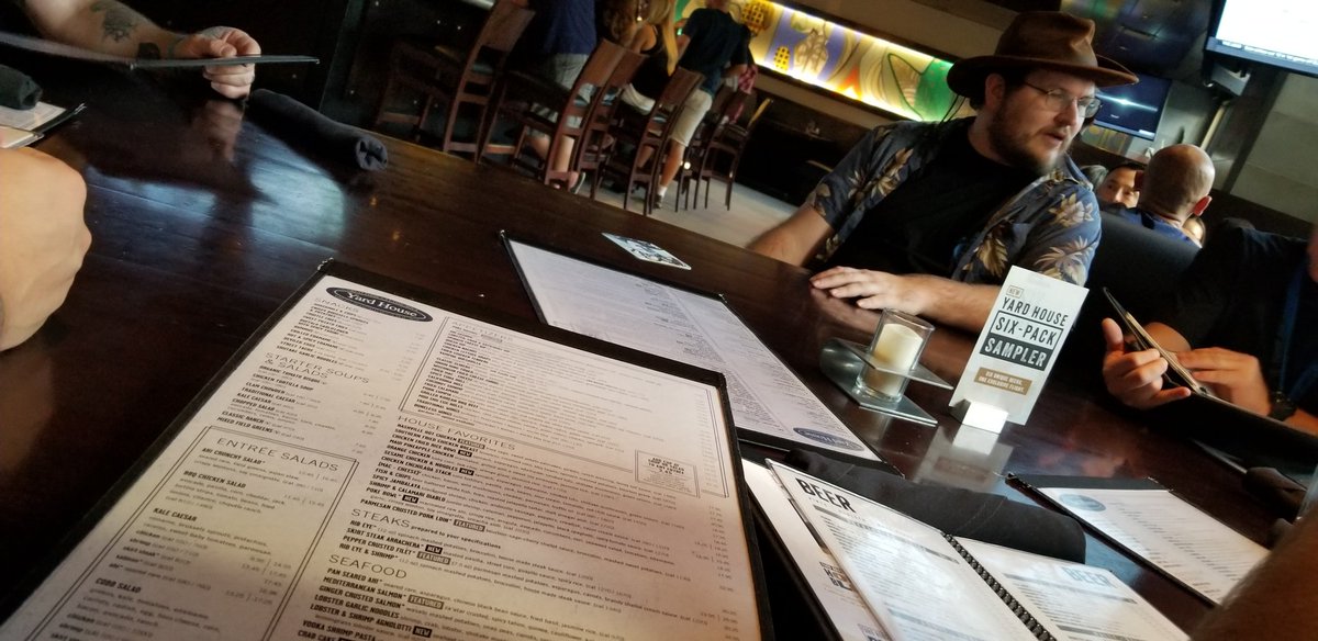 shortxstack's tweet image. can&apos;t take hackers anywhere 😑

@BlueTeamVillage #DEFCON26