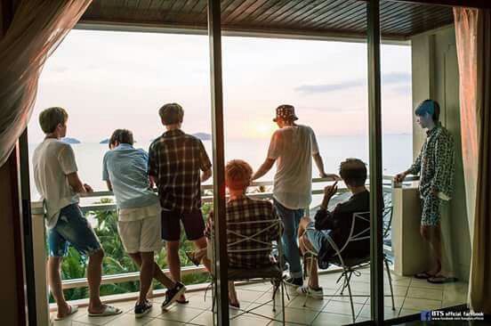 hobiias's tweet photo. Eu realmente amo a segunda temporada de Bon Voyage. #FandomChoice #BTSARMY #TeenChoice @BTS_twt https://t.co/A4XSfML7Ae