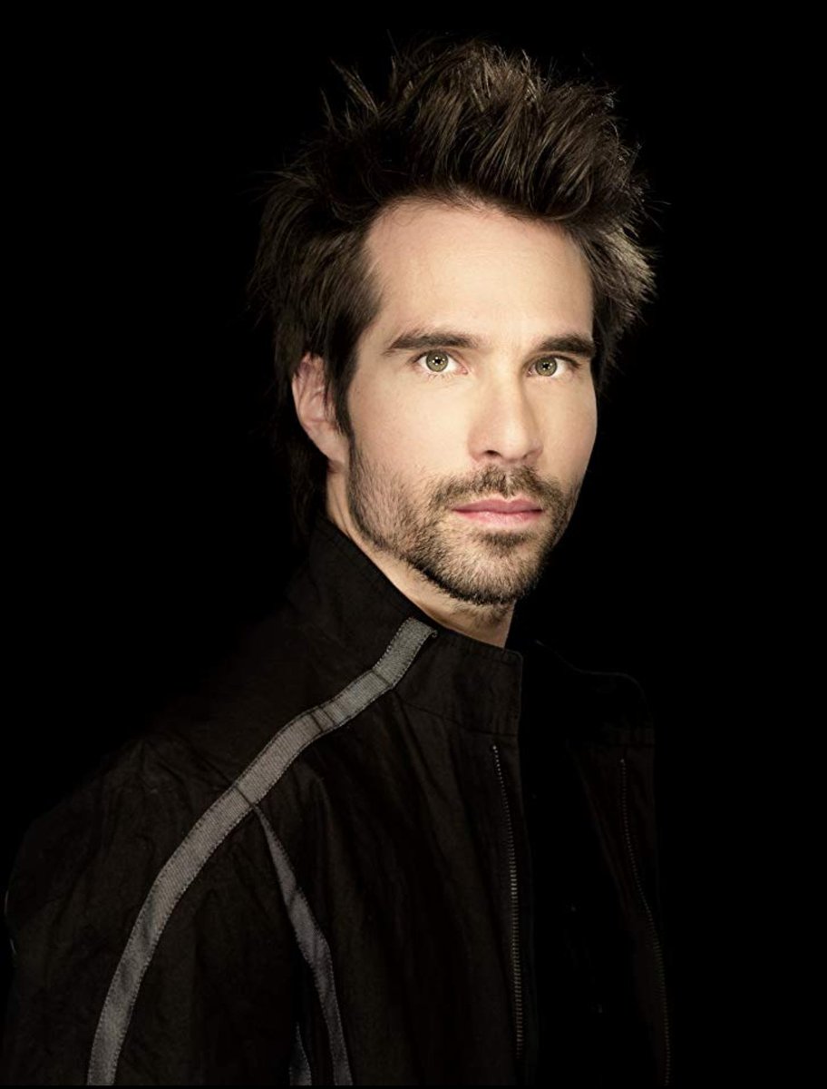 VerticalViewing's tweet photo. Ladies and Gentlemen, Martin Villeneuve. https://t.co/L4U4ZuBgKv