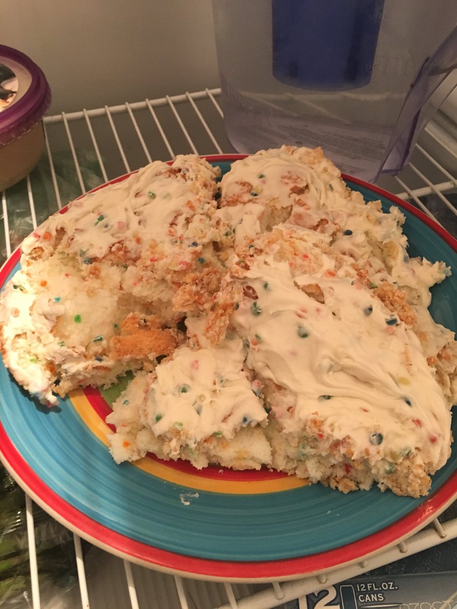 RyanSollod's tweet photo. @GordonRamsay  what do you think of the cake I made my nana for her birthday? https://t.co/EnkSU7PjrL