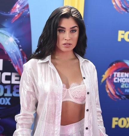 LaurenJauregui's tweet photo. Close ups👅 https://t.co/3ghVqaa9Dc