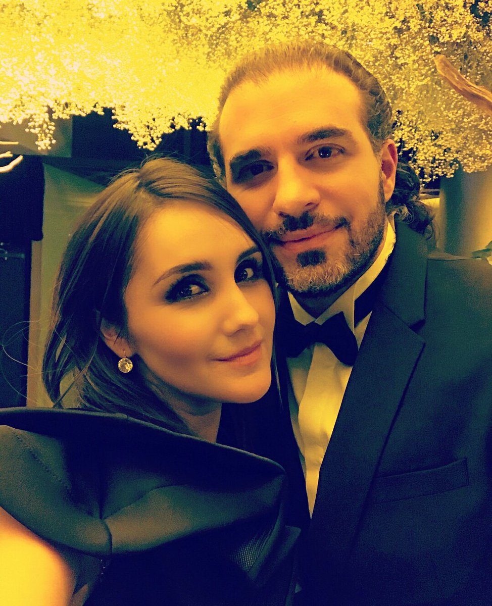 DM_Reina10's tweet photo. @DulceMaria e @PacoAlvarezV no Casamentos dos amigos #AlanSalomonYNabilleFillat e o Grande Responsável pelo Look BAFOOO E MARAVILHOSO DO NOSSO CASAL #PACANDY é nada mais e nada menos que @TonyBerber_ 😍 AMEIIIIIII 👏👏💓💓 #KCAMexico #DulceMaria #MuyPadres https://t.co/dIMbrKGZP6