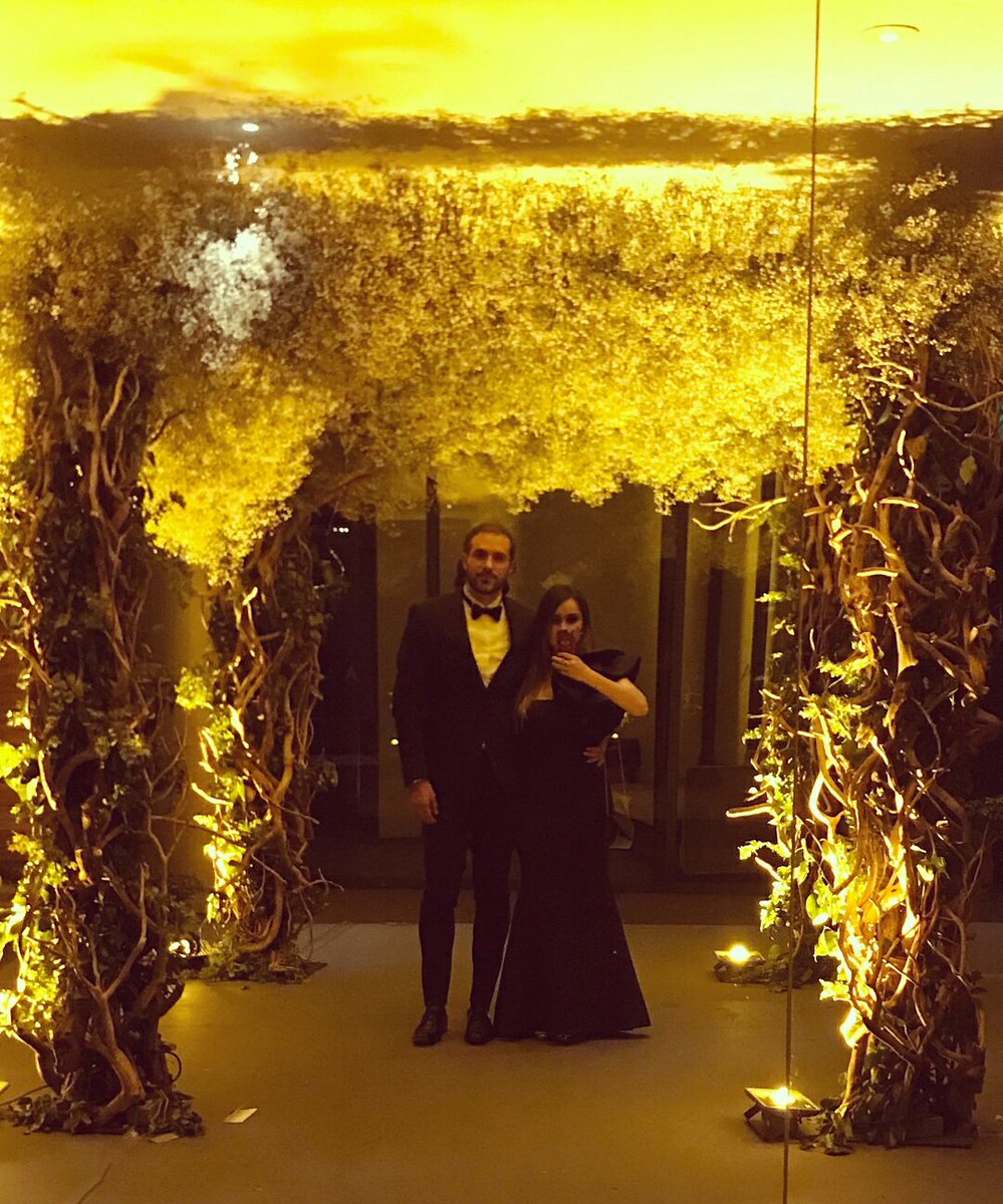 DM_Reina10's tweet photo. @DulceMaria e @PacoAlvarezV no Casamentos dos amigos #AlanSalomonYNabilleFillat e o Grande Responsável pelo Look BAFOOO E MARAVILHOSO DO NOSSO CASAL #PACANDY é nada mais e nada menos que @TonyBerber_ 😍 AMEIIIIIII 👏👏💓💓 #KCAMexico #DulceMaria #MuyPadres https://t.co/dIMbrKGZP6