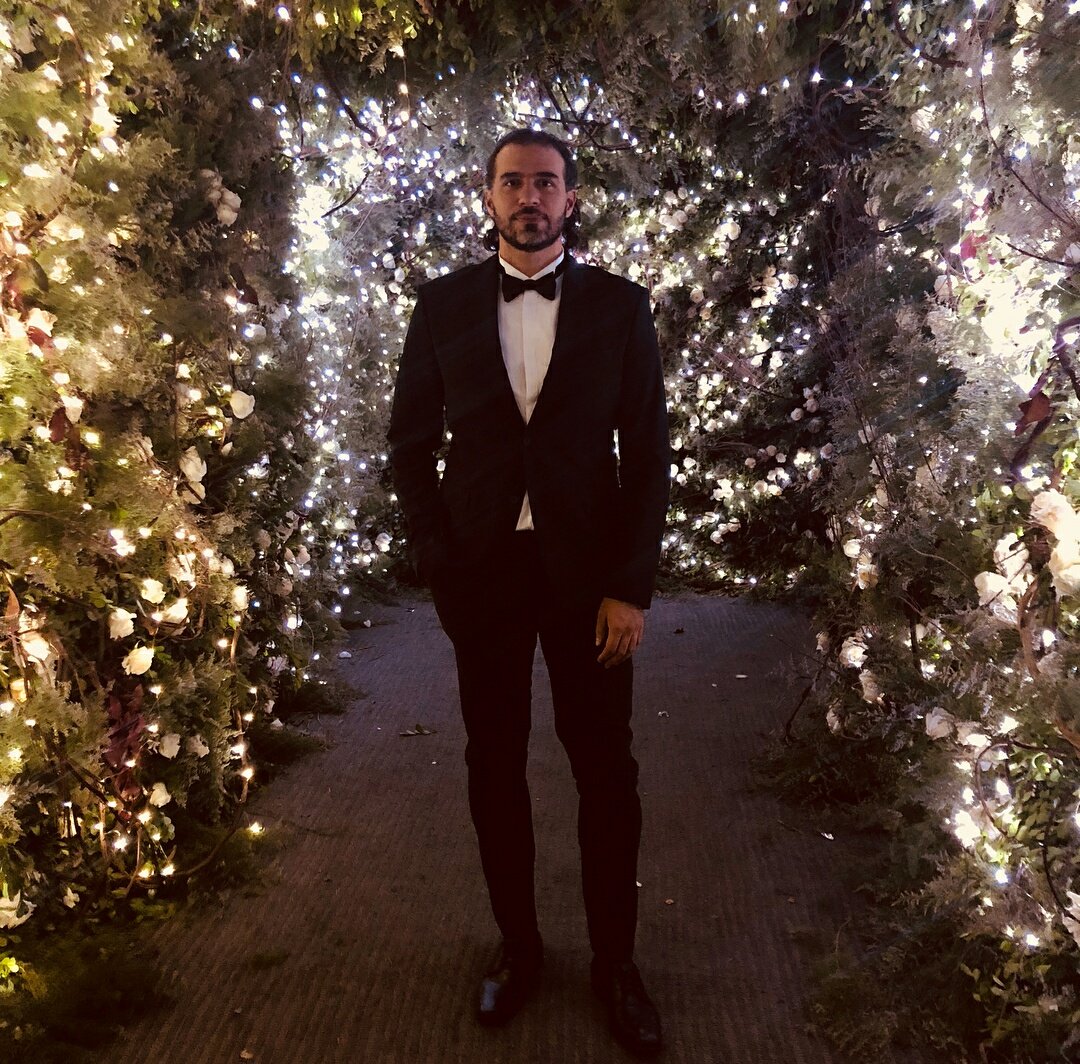 DM_Reina10's tweet photo. @DulceMaria e @PacoAlvarezV no casamento de #AlanSalomonYNabilleFillat 
#styledbytonyberber 
@TonyBerber_ https://t.co/A1lAR9piEP https://t.co/CBgzaIIYIm