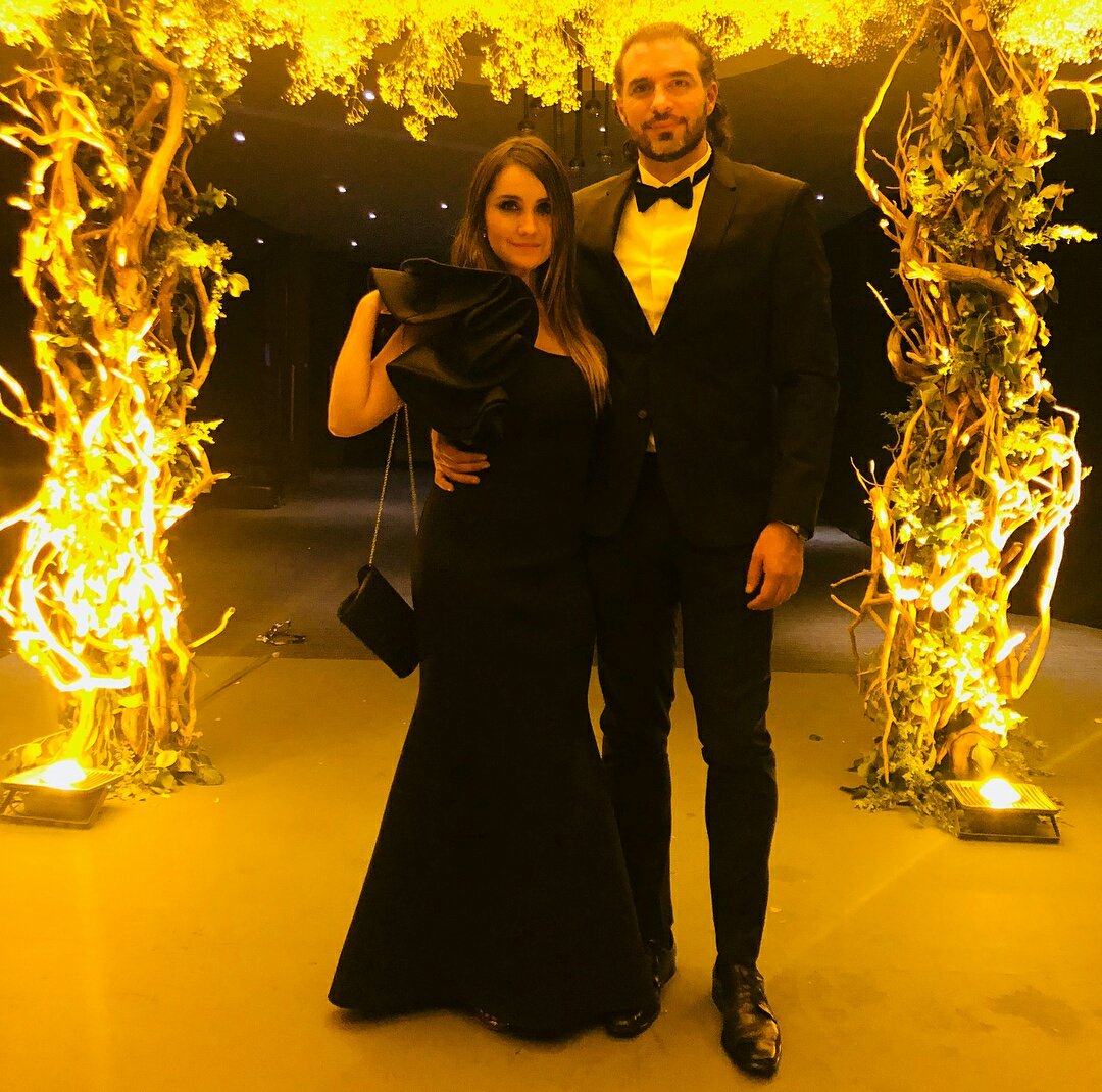 DM_Reina10's tweet photo. @DulceMaria e @PacoAlvarezV no casamento de #AlanSalomonYNabilleFillat 
#styledbytonyberber 
@TonyBerber_ 
#KCAMexico #DulceMaria #MuyPadres https://t.co/u7vsbMZVAJ