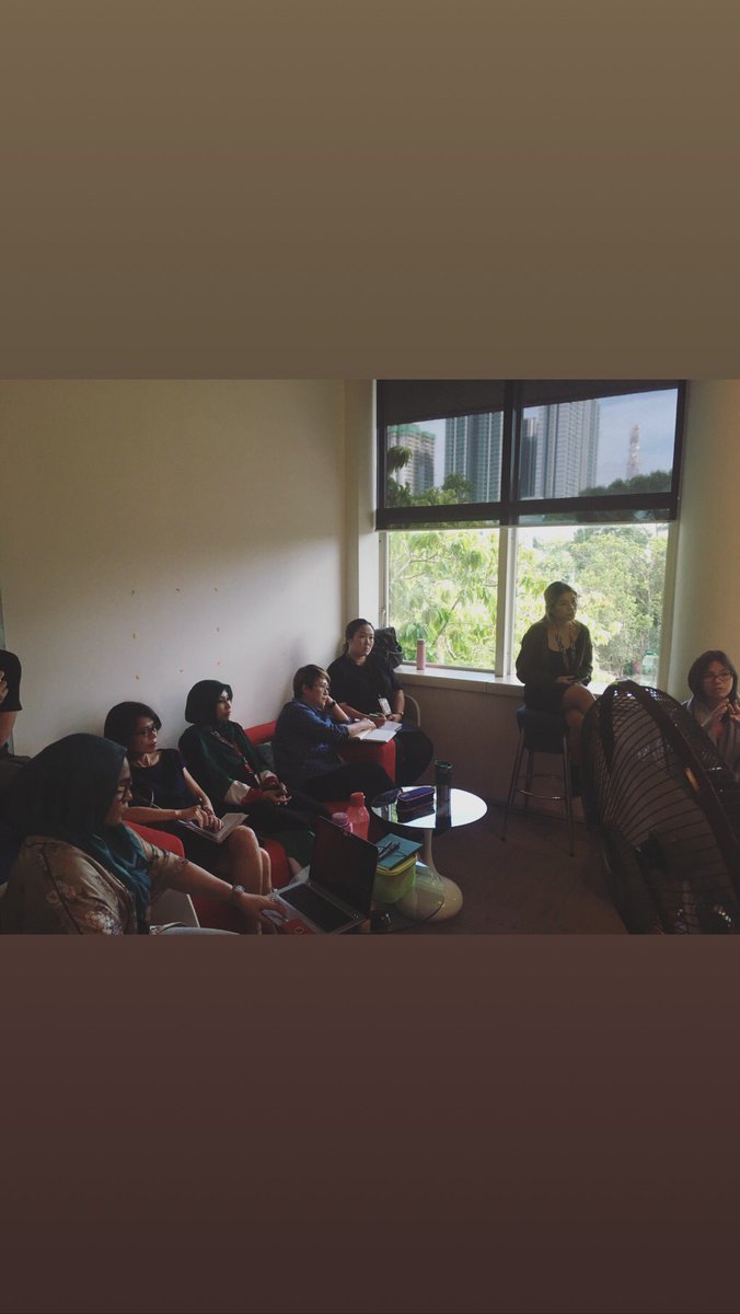 dahnahmila's tweet photo. Such an exciting session last week with the team! We had a knowledge sharing on How to Code EDM’s 😊🙌🏾👩🏾‍💻#19thsession #designandculture https://t.co/9zjKdm31O1