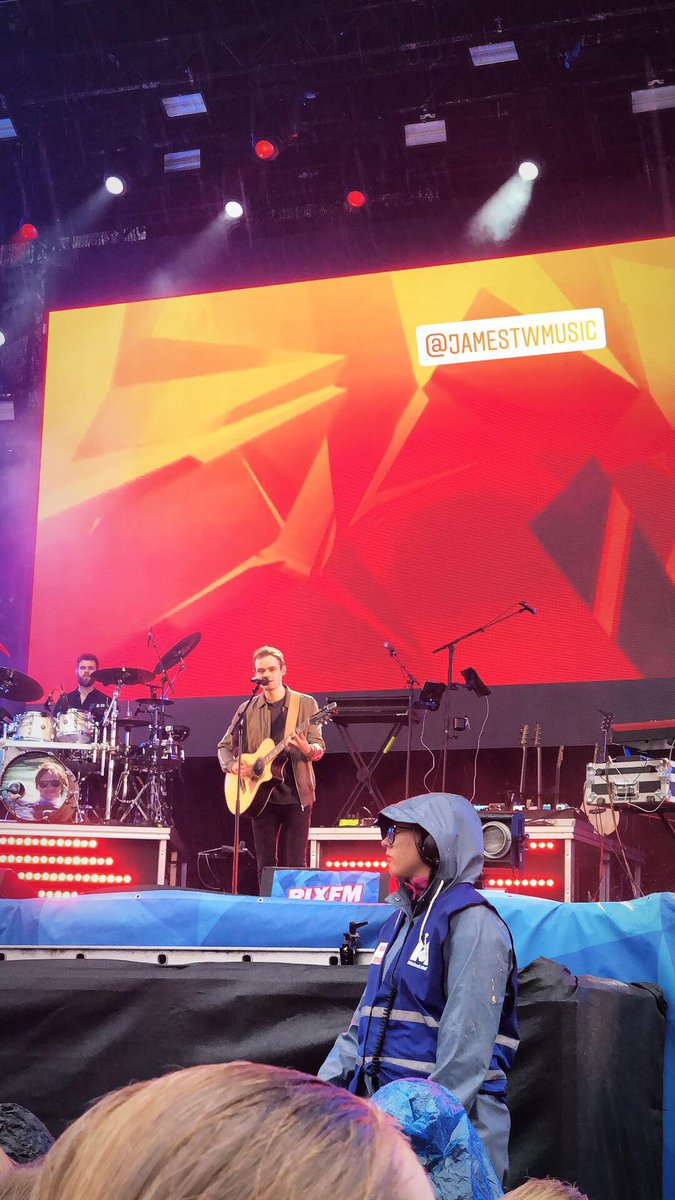 jedi_renate's tweet photo. Saw @JamesTWmusic yesterday, he’s even better live! https://t.co/n27JZLHsyP