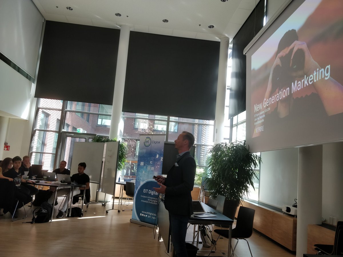 HTarabichi's tweet photo. It is all about Customer Experience, @juhaf sharing his insights with #Helsinki #summerschool #eitdigitalacademy @EITDigitalAcad https://t.co/CSBKiqUb3E