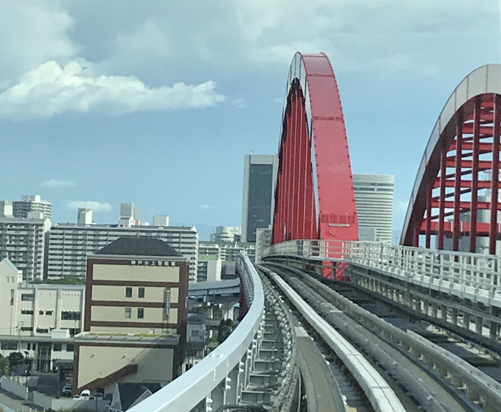 Kiyokwn ポートライナーを1周 ほぼ30年ぶりに乗ったけど ポートアイランドは歩いてる人も殆ど見かけず 神戸衰退と言われるけど そのあらわれか 等と考えた T Co Jafiytpzmq Twitter