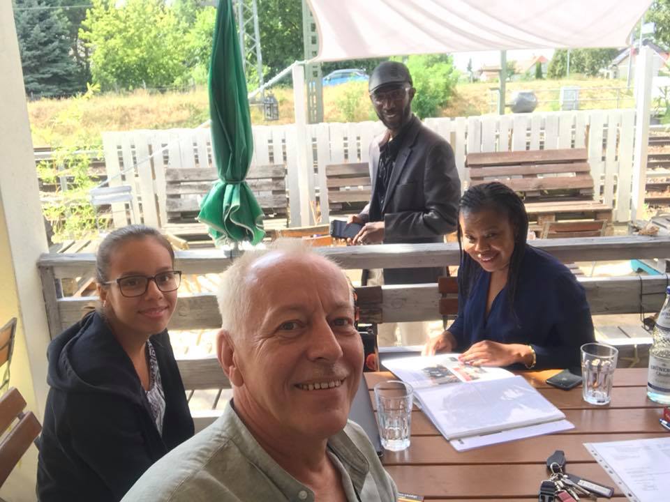 A good day for Africa. The beginning of a cooperation with a NGO from Great Britain. Germany and Great Britain for Zimbabwe. 👍🏽
#africaaidproject #aap #africaaid #Zimbabwe