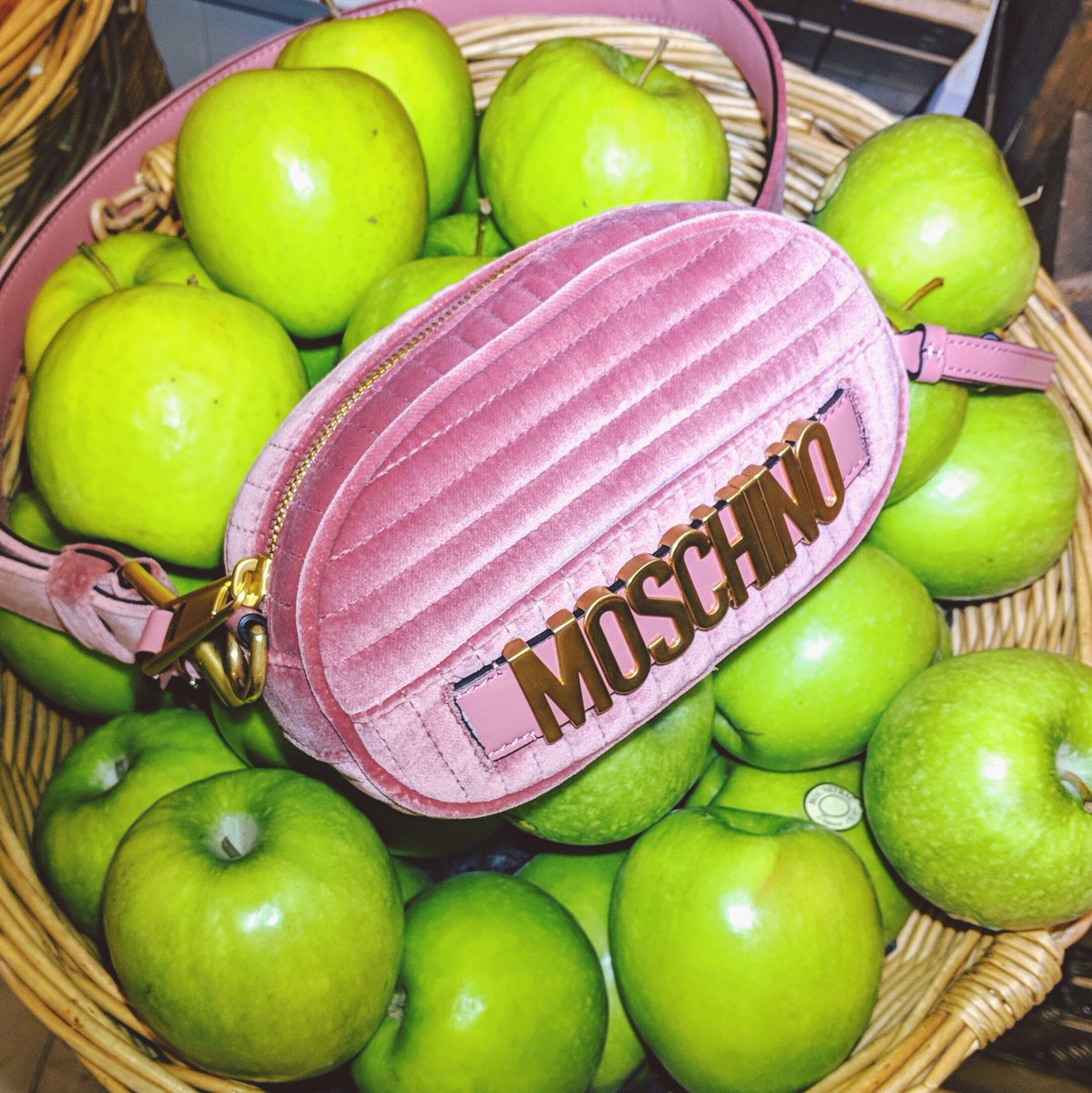 Selfridges's tweet photo. The apple of our eye @Moschino 
#Moschino #MoschinoBag #Selfridges #SelfridgesLondon
https://t.co/97NObSoFrA https://t.co/1PeNXVQFQj