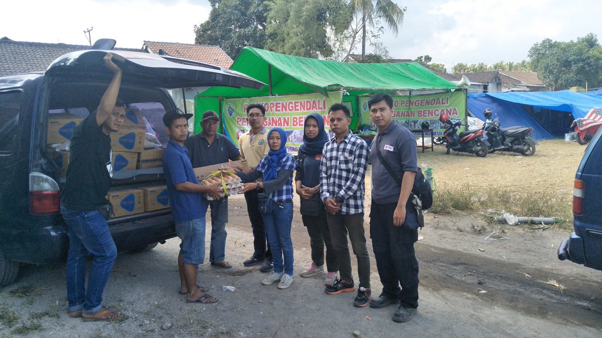 Isyaro3's tweet photo. Penerimaan Bantuan Terpal dan Selimut dari BPK RI dan Serah Terima Bantuan Kpd Desa yg terkena Musibah Gempa dari TPPI P3MD Prov.  NTB @jokowi @EkoSandjojo @KemenDesa @tppindonesia @NtbTppi @_Tauhid_Rifai_ @LaluAnsyori @SatgasDanaDesa @arispriyadi13 @ArisPriyadi10 https://t.co/wMRFSSN2sa