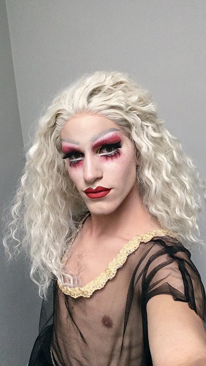 x4n4lx's tweet photo. Day look vs. Night look #gaypride #dmth https://t.co/T9cJFvjqnh