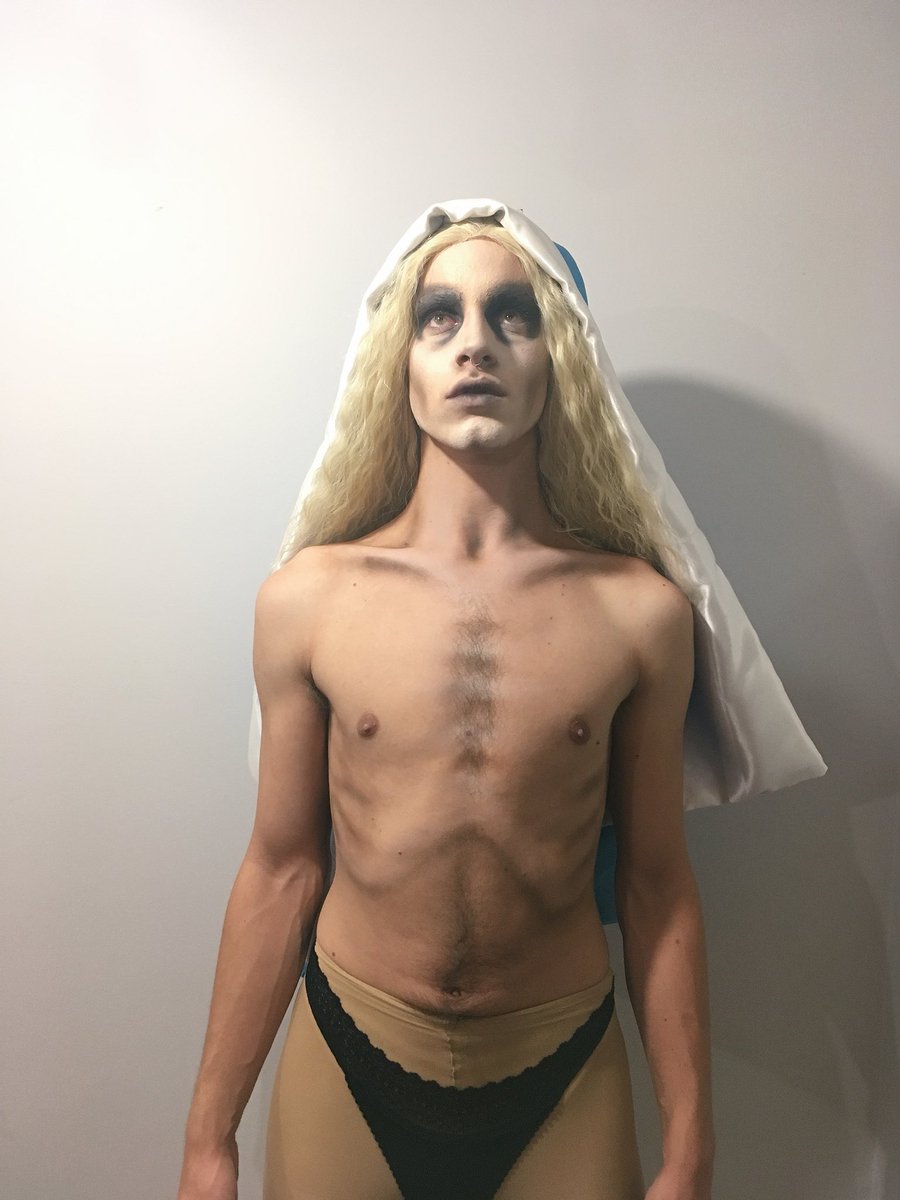 x4n4lx's tweet photo. Day look vs. Night look #gaypride #dmth https://t.co/T9cJFvjqnh