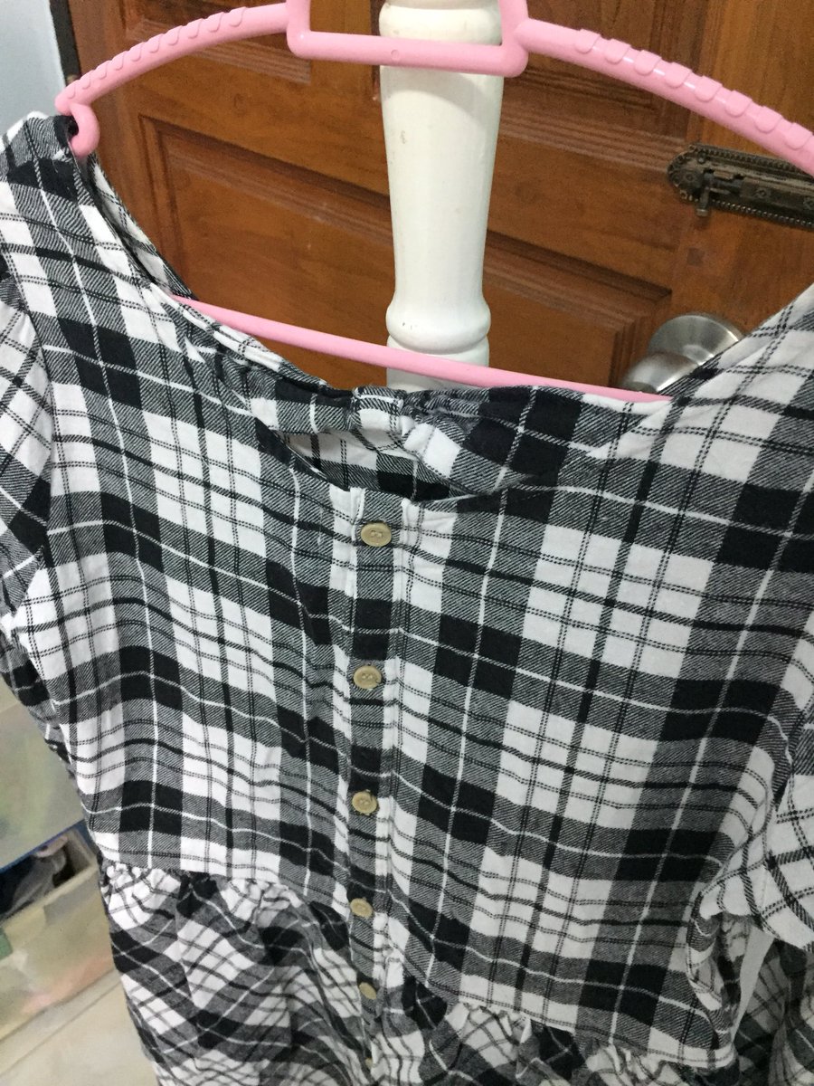 Nuttha7540's tweet photo. มือ2 100฿ https://t.co/OkieIAsODZ