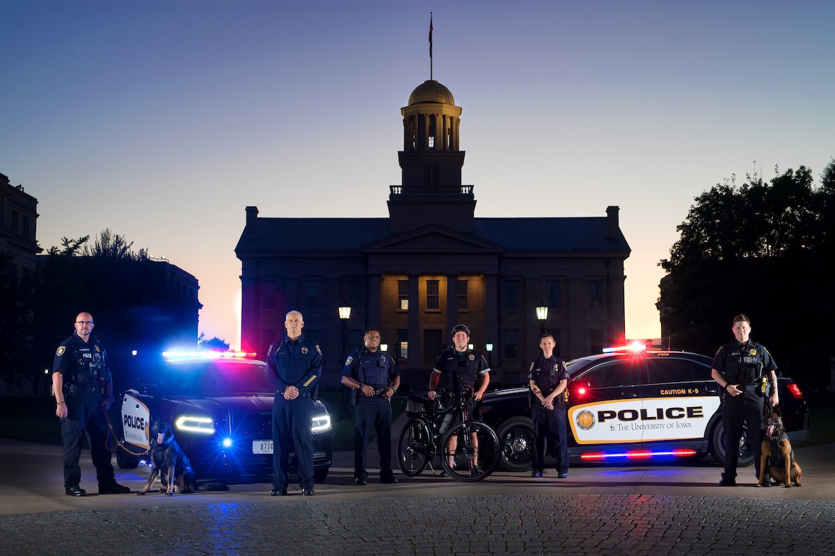 K9Falo's tweet photo. The real start of the school year is upon us. I canβt wait to meet as many of you as possible, but in a βhey, how ya doin?β kind of way, not a βturn around & put your hands behind your backβ kind of way #moveins #WelcometoIowaCity #Hawkeyes #uipdk9 #k9falo https://t.co/SXvFAQvYjw