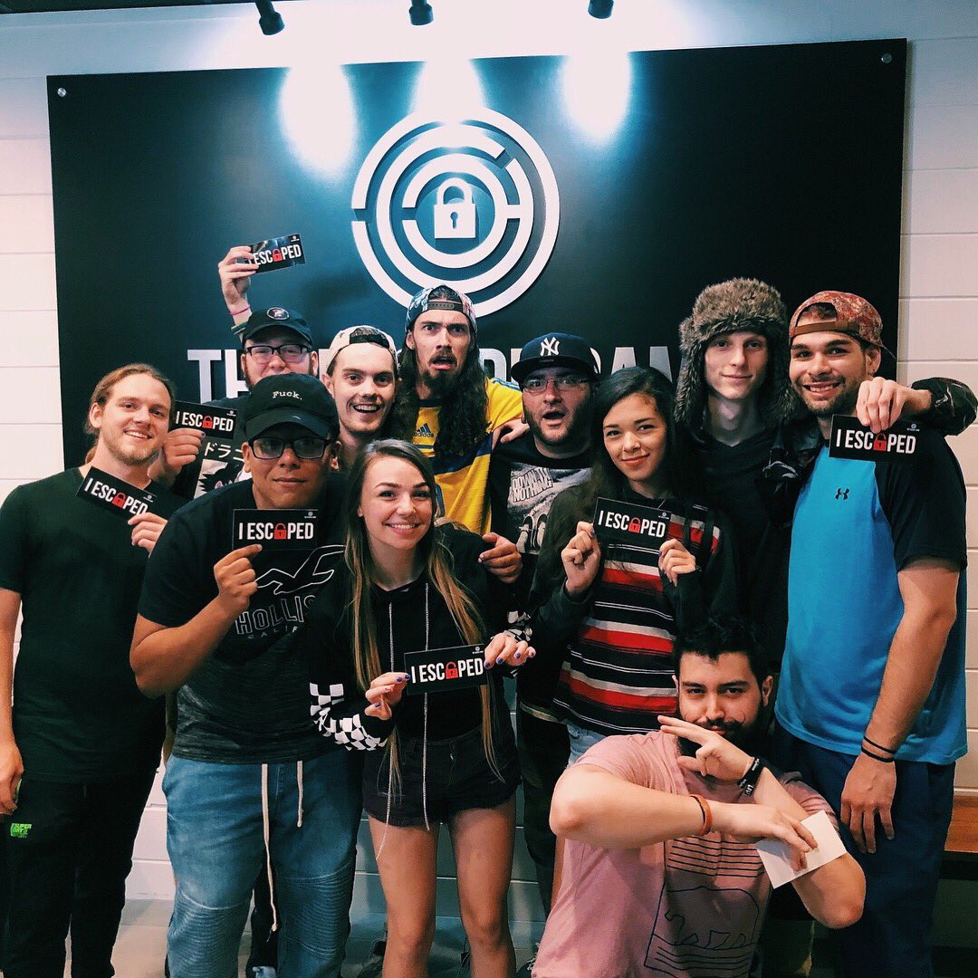iomatopoeia's tweet photo. Why are these people like so amazing, beautiful, weird and stupid ๐๐ค #BBN2018 https://t.co/Zo0YRWgbHL