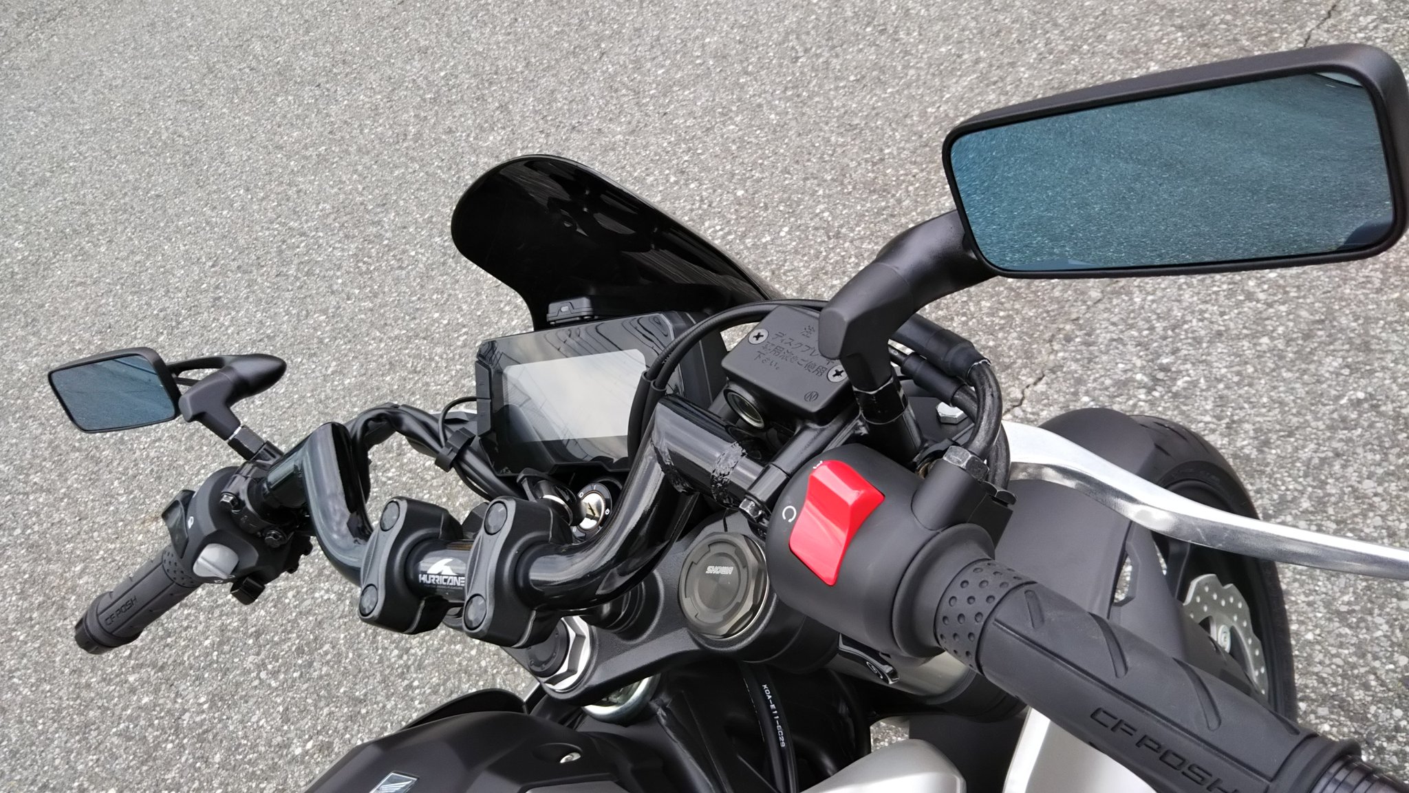 トリベ バーエンドミラーから普通の ミラーに変更 あと H2cのメーターバイザー装着 これはetcのアンテナを隠すため Cb250r 250cc バイク好きと繋がりたい カスタム T Co Vuch7rfpge Twitter