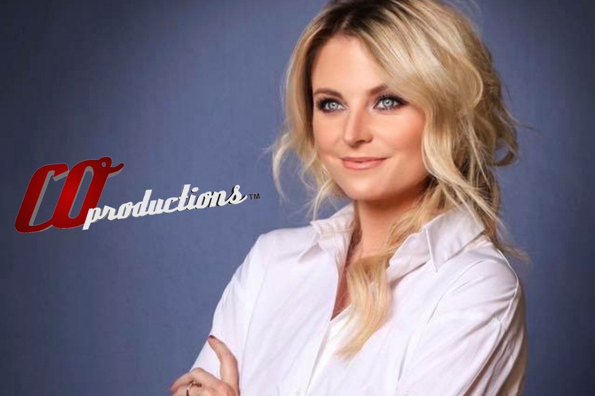 CO_Productions's tweet photo. Het jy gesien jy kan nou die #SustersFilm op @DStv se #BoxOffice uitneem? @LeahMusiekSA vertolk een van die hoofrolle in dié fliek - en nou kan jy saam met haar in jou TV-kamer kuier! https://t.co/Eh2NYs0RWb