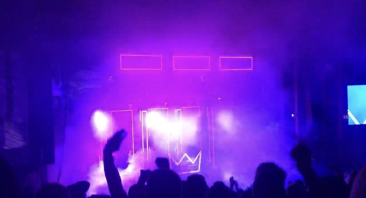 palomarodelloo's tweet photo. Recently, my bestest friend in the whole world was diagnosed with a rare form of bone cancer, and senior year is gonna be tough for her. We saw you at Red Rocks and it would be a dream if we could see you again. Come back to CO and meet @kaydeekoch !!
@LouisTheChild ❤️ 👑 https://t.co/EAZl8MGS1E