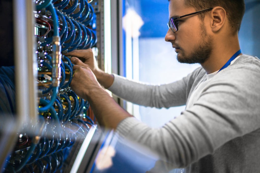 EuvicSweden's tweet photo. Are you keen on #cloud solutions? Then you will really like the idea of #serverless. Check its main advantages in our new blog post 👉https://t.co/ws79VQmJUa https://t.co/L1NzHiizx2